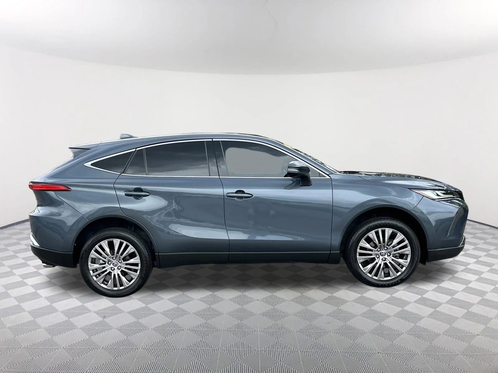 Used 2023 Coastal Gray Metallic Toyota Limited image 4