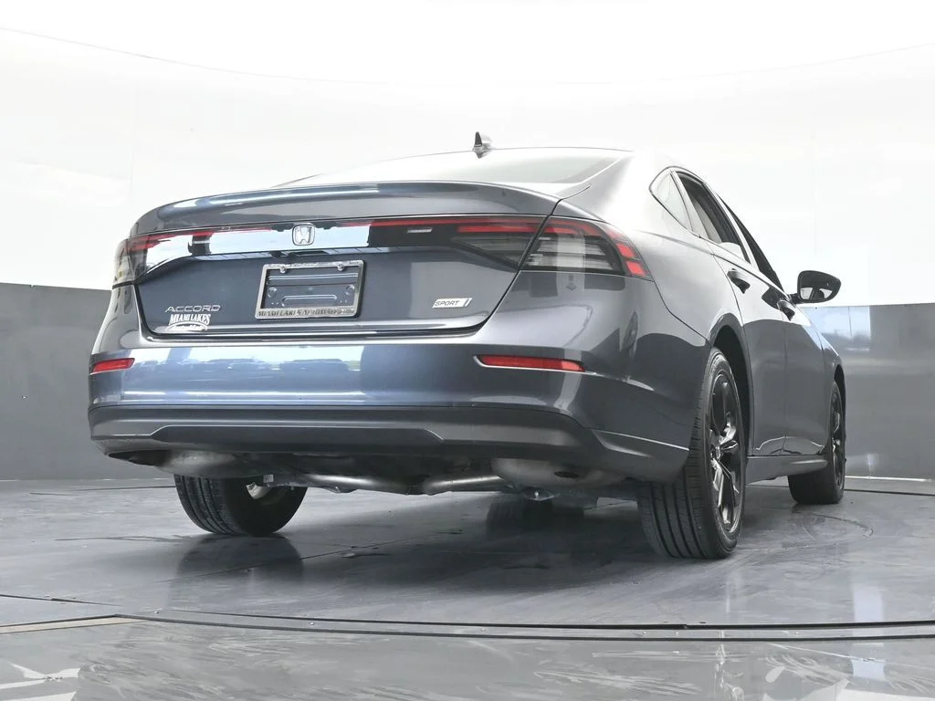 Used 2025 Gray Honda SE image 58