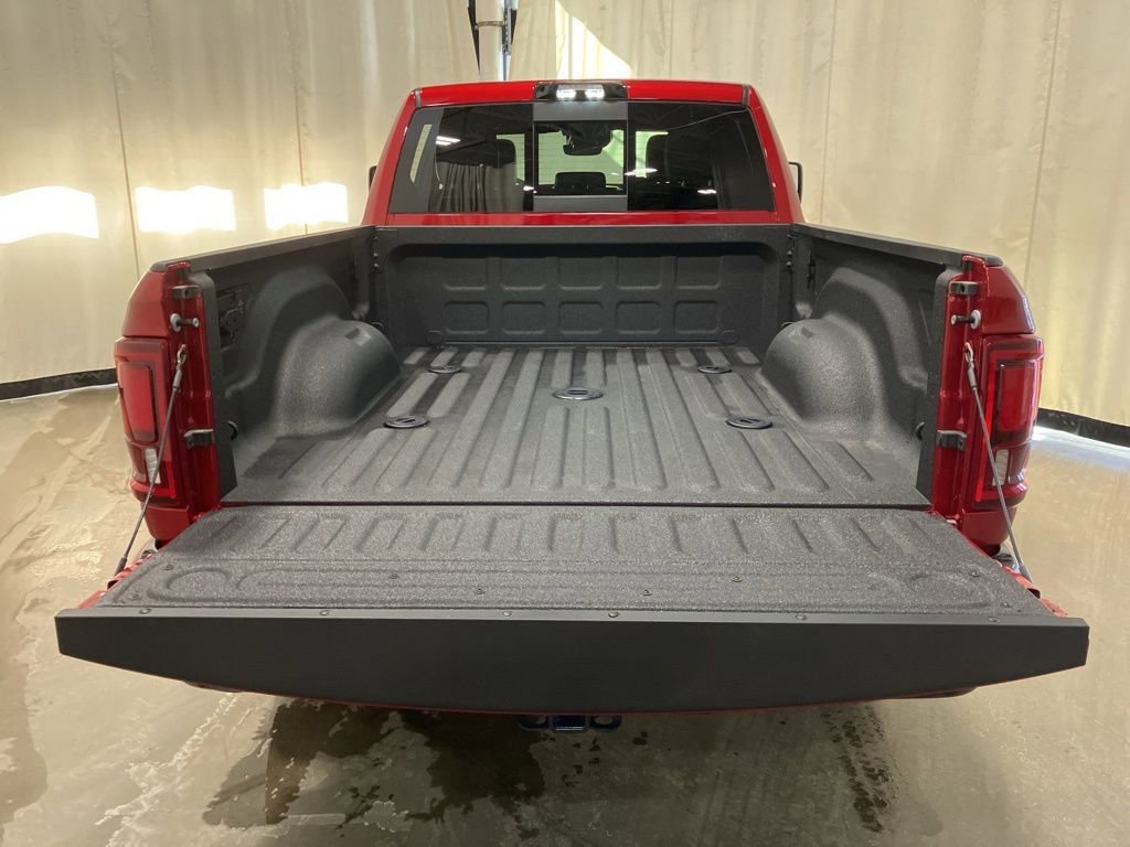 New 2026 Molten Red Pearl-Coat Exterior Paint RAM Laramie image 23