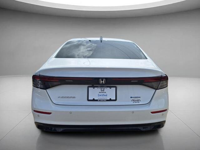 Used 2023 Platinum White Pearl Honda EX-L image 4
