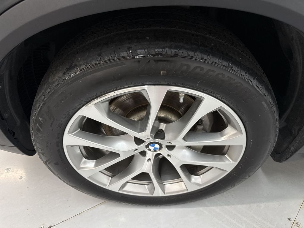 Used 2020 Black Sapphire Metallic BMW xDrive40i image 34