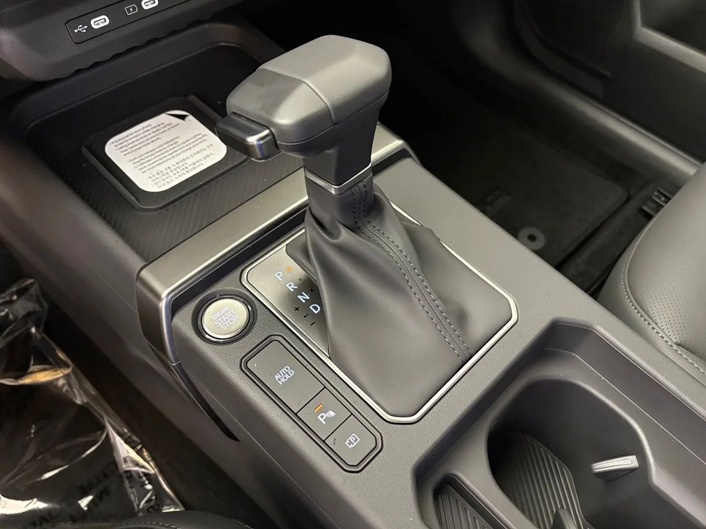New 2027 Terrain Brown / Black Roof Kia X-Line S image 30