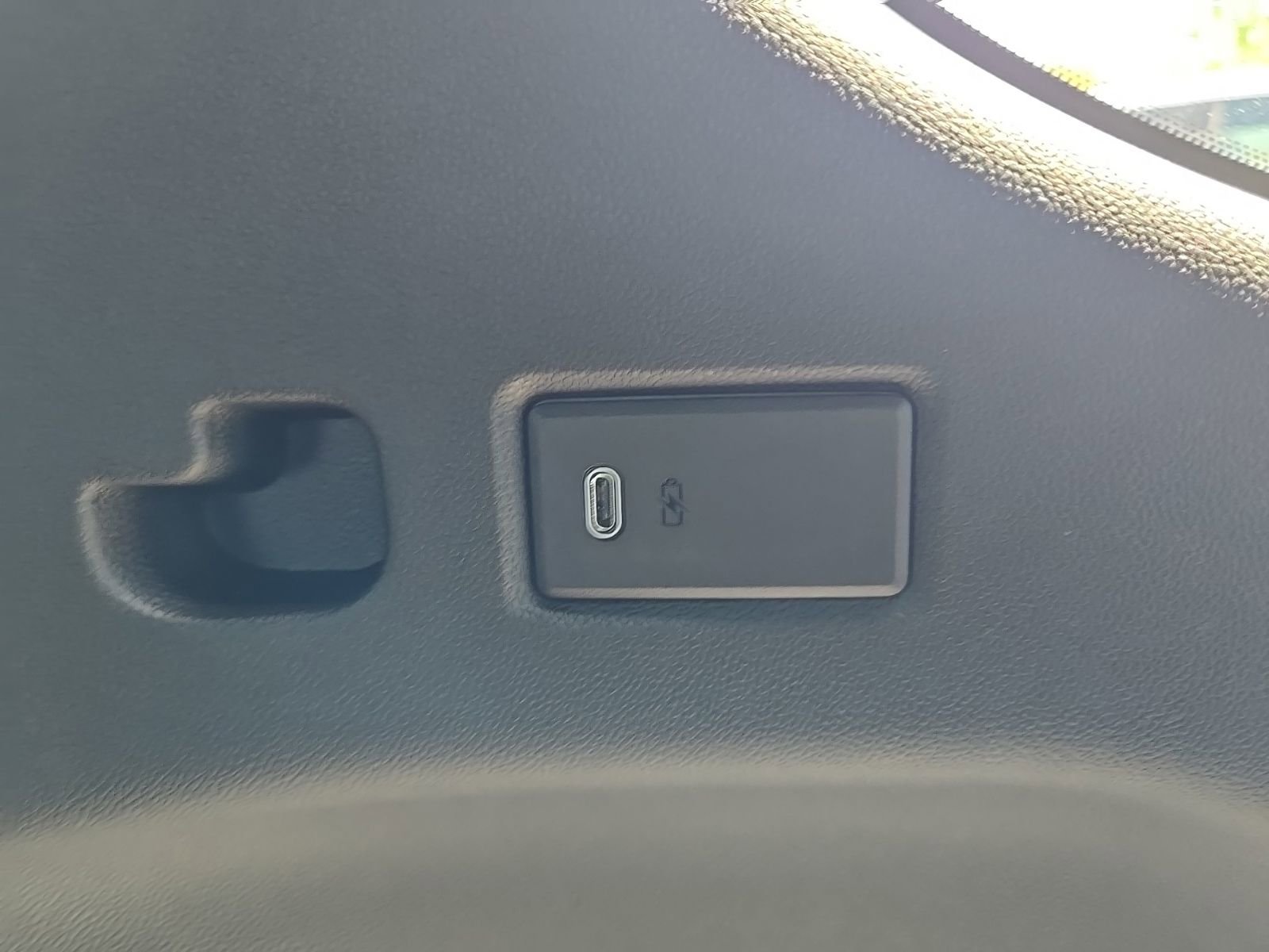 2026 GMC Yukon XL Denali - Photo 28