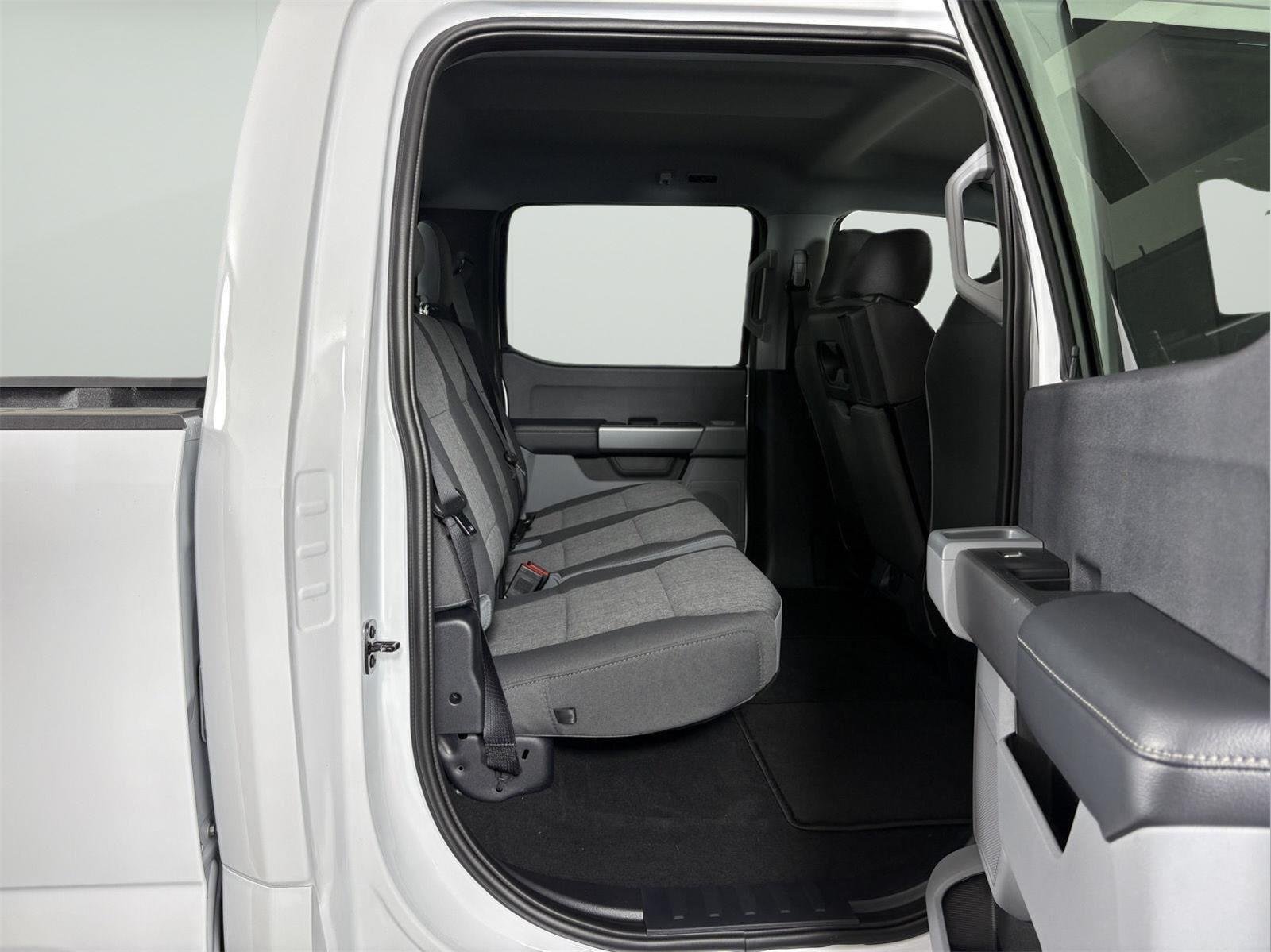 New 2026 Oxford White Ford XL image 18