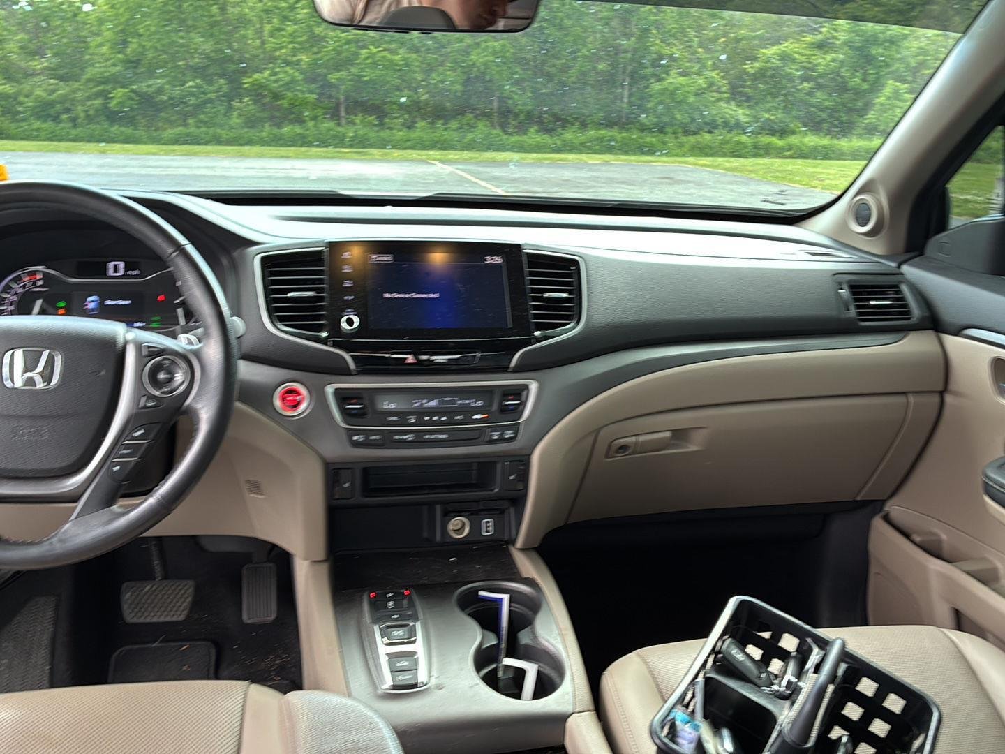 Used 2023 Platinum White Pearl Honda RTL image 11