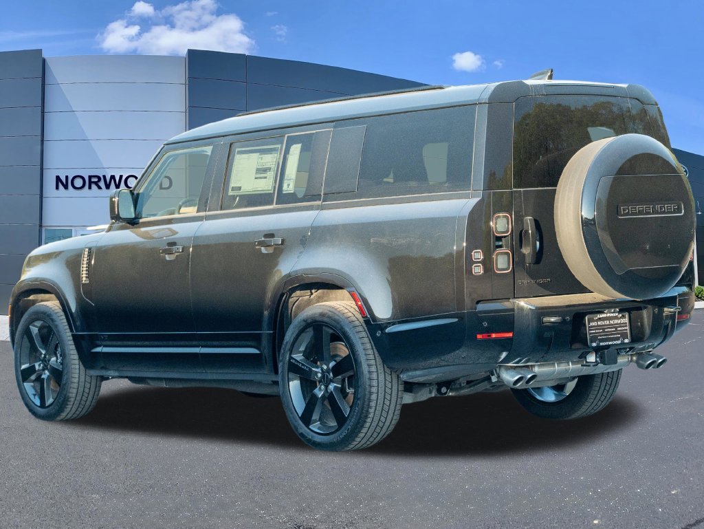 2026 Land Rover Defender V8 - Photo 6