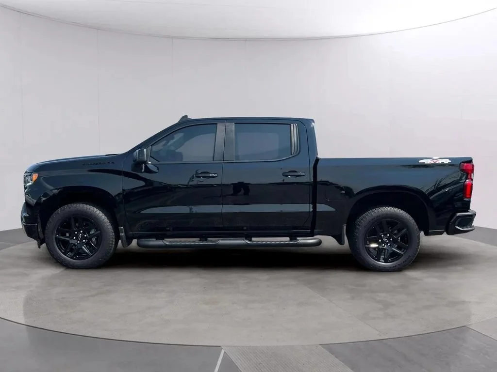 Used 2023 Black Chevrolet RST image 3