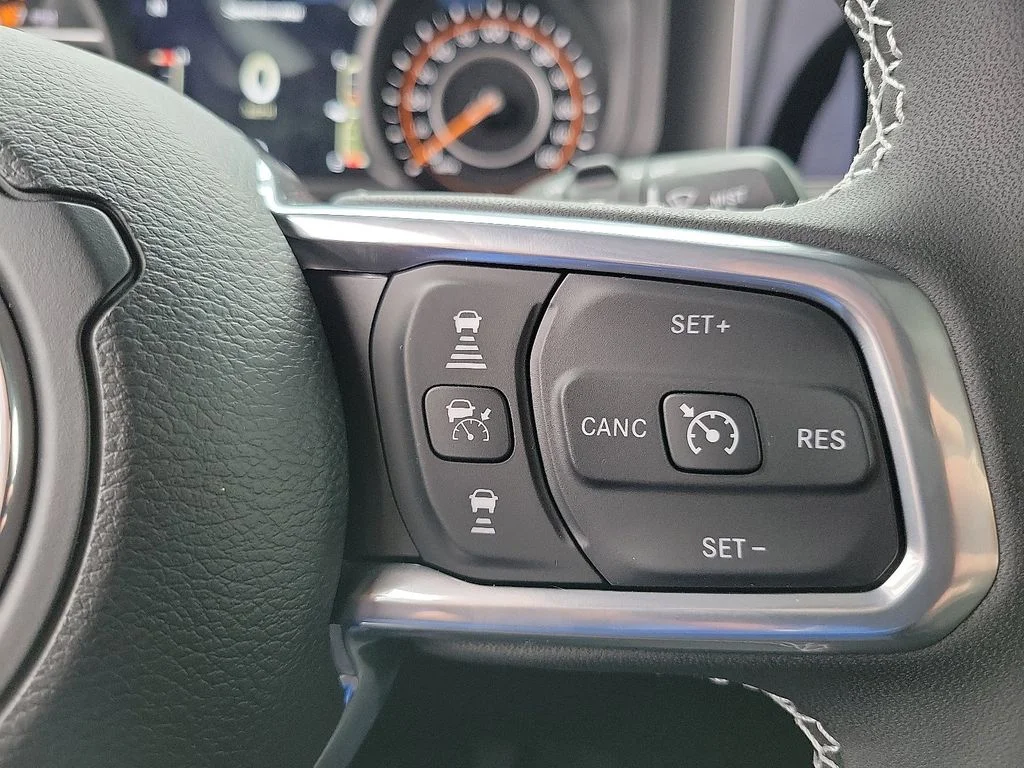 2025 Jeep Wrangler 4-Door Sahara - Photo 6