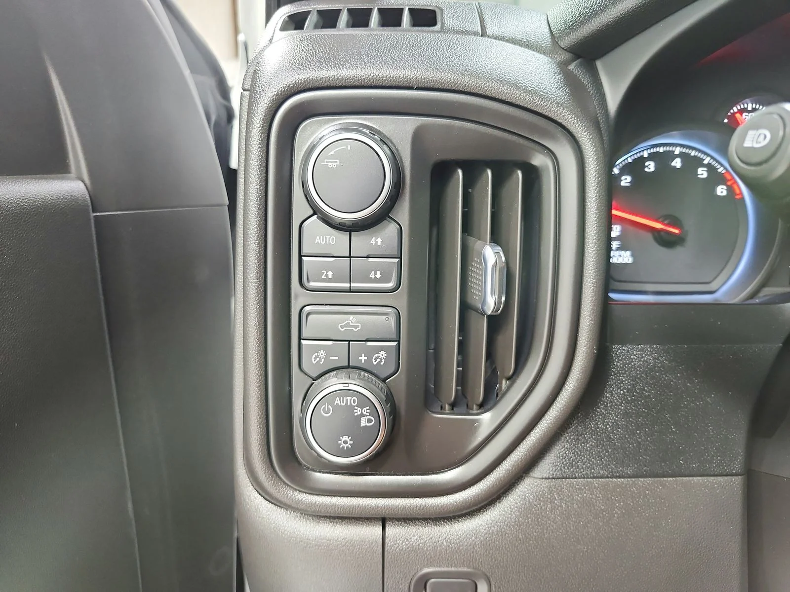 Used 2022 White Chevrolet Custom Trail Boss image 13