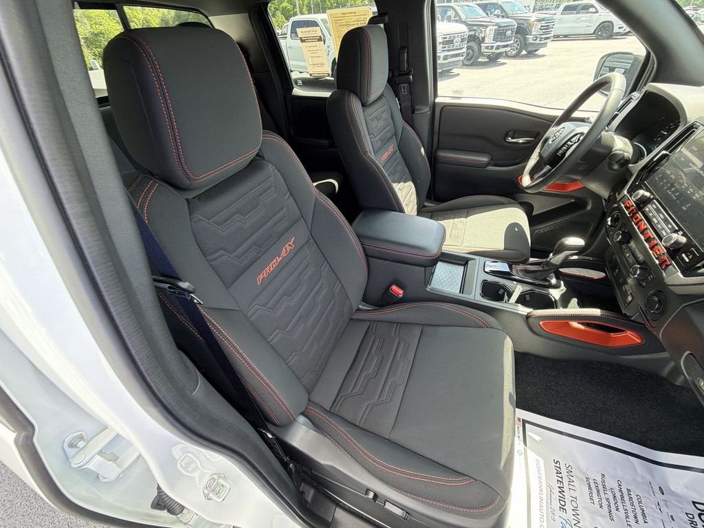 Used 2025 White Nissan PRO-4X image 31