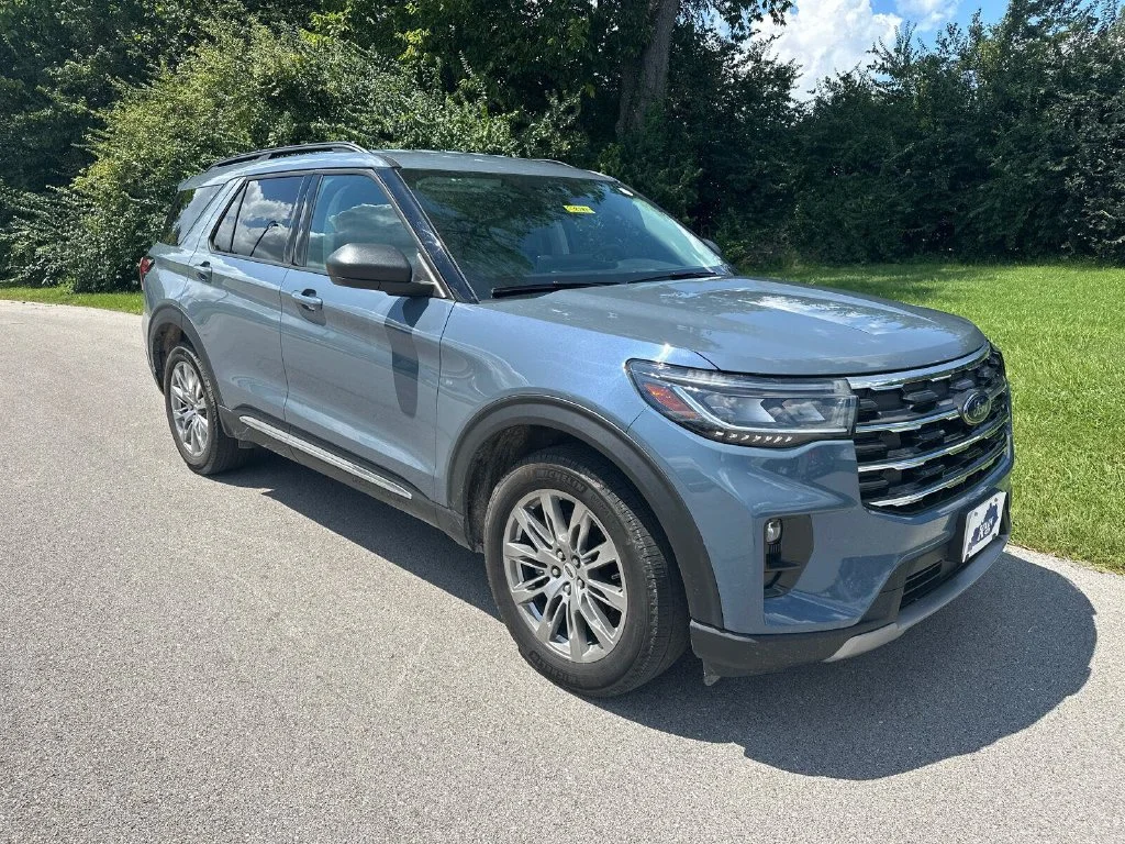 Used 2025 Blue Ford Active image 1