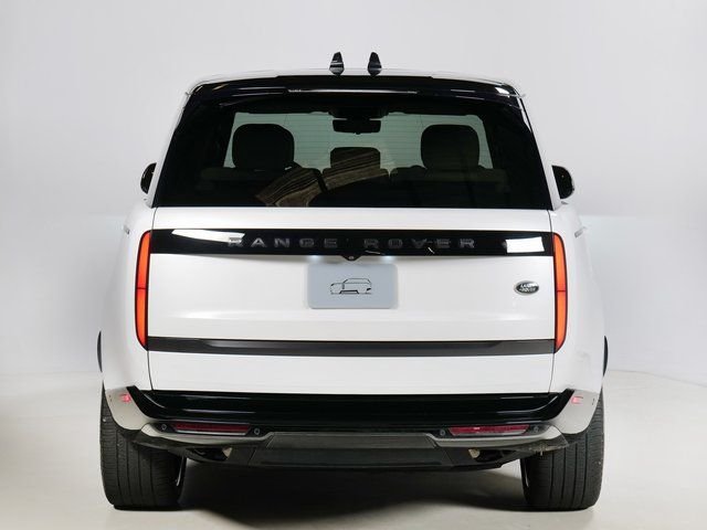 Certified Used 2023 Ostuni White Pearl Land Rover SE image 7