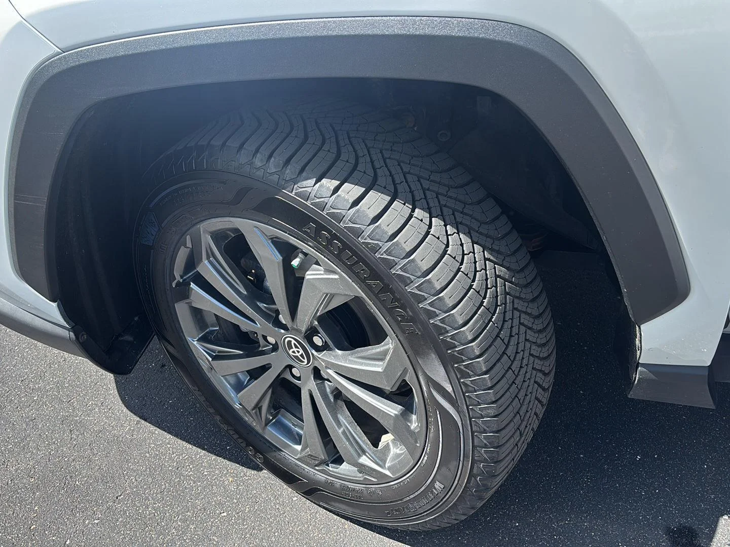 Used 2023 Wind Chill Pearl Toyota Limited image 5