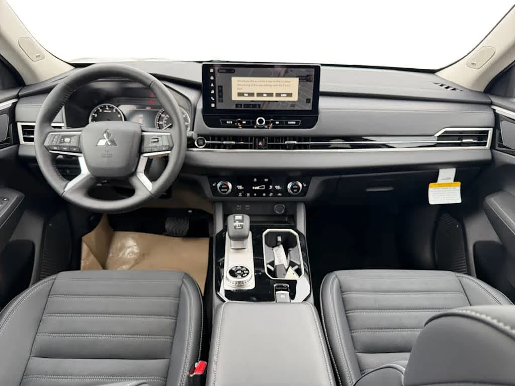 Used 2025 White Diamond Mitsubishi SE image 12