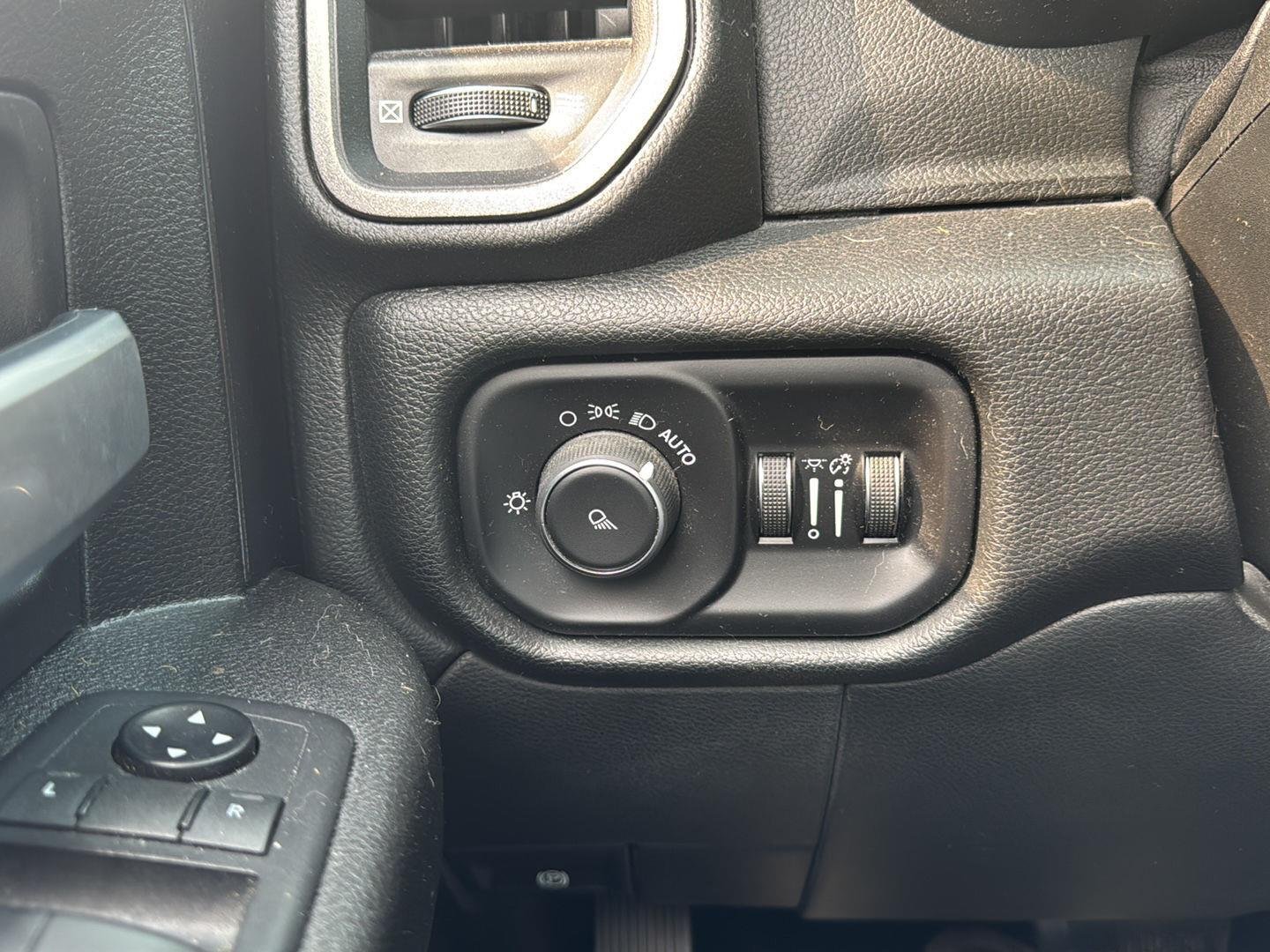 Used 2019 Bright White Clearcoat Ram Tradesman image 14