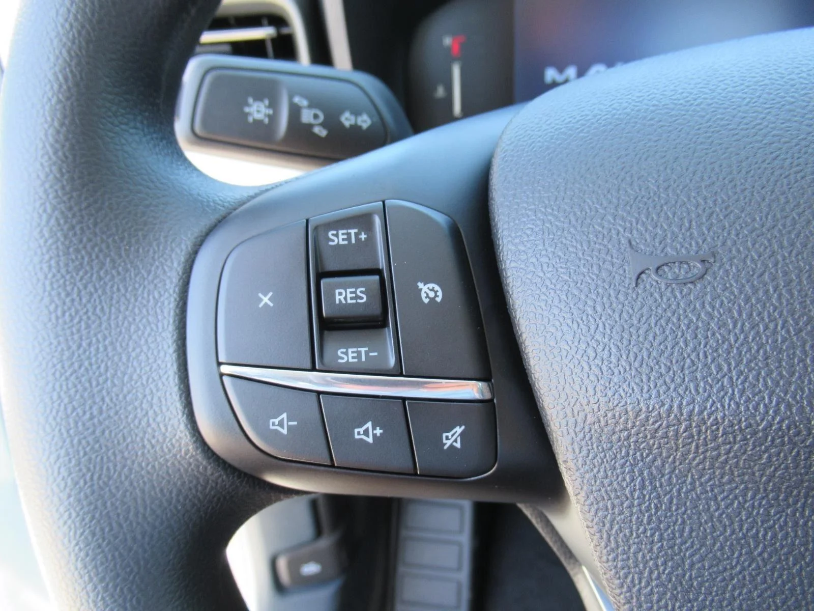 New 2026 Oxford White Ford XLT image 25