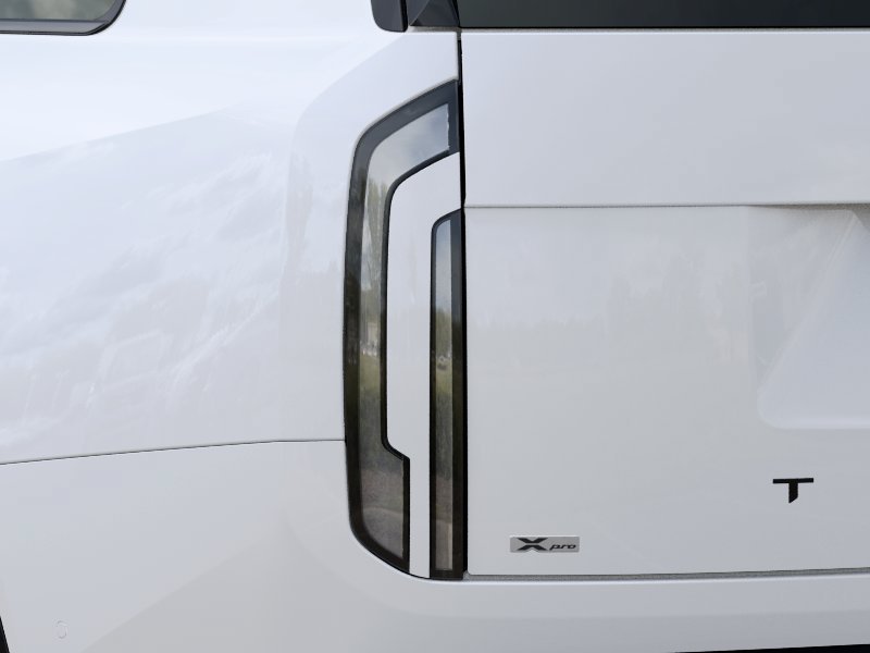 New 2027 Glacial White Kia X-Pro SX-Prestige image 11
