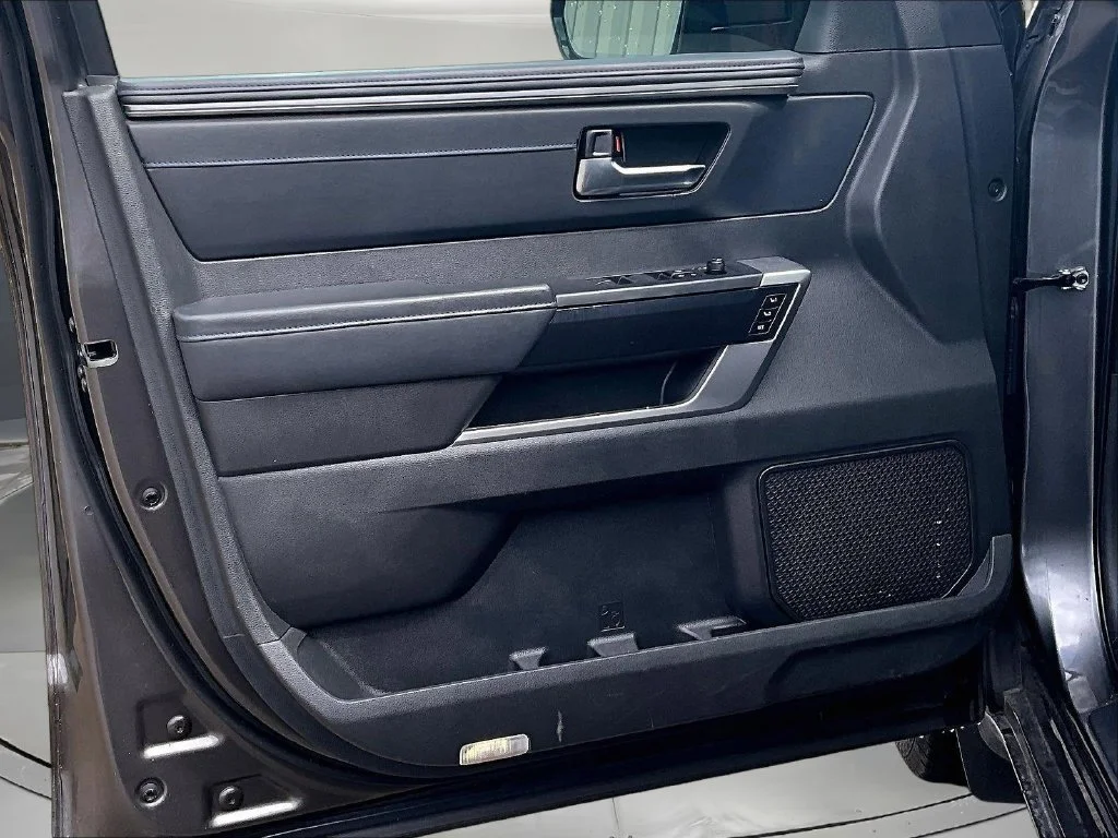 2024 Toyota Sequoia Platinum - Photo 22