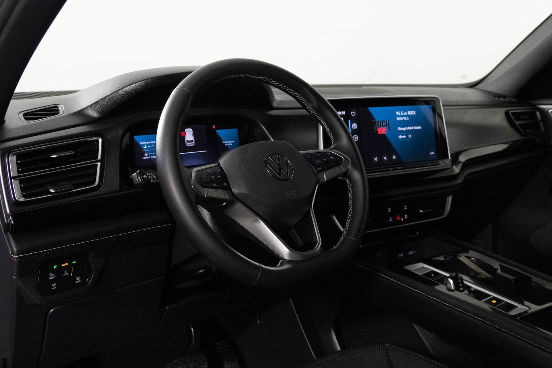 2025 VOLKSWAGEN ATLAS CROSS SPORT - Image 3