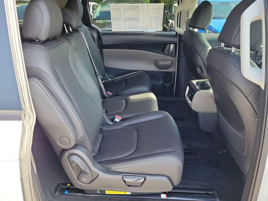 New 2026 White Kia LXS image 12