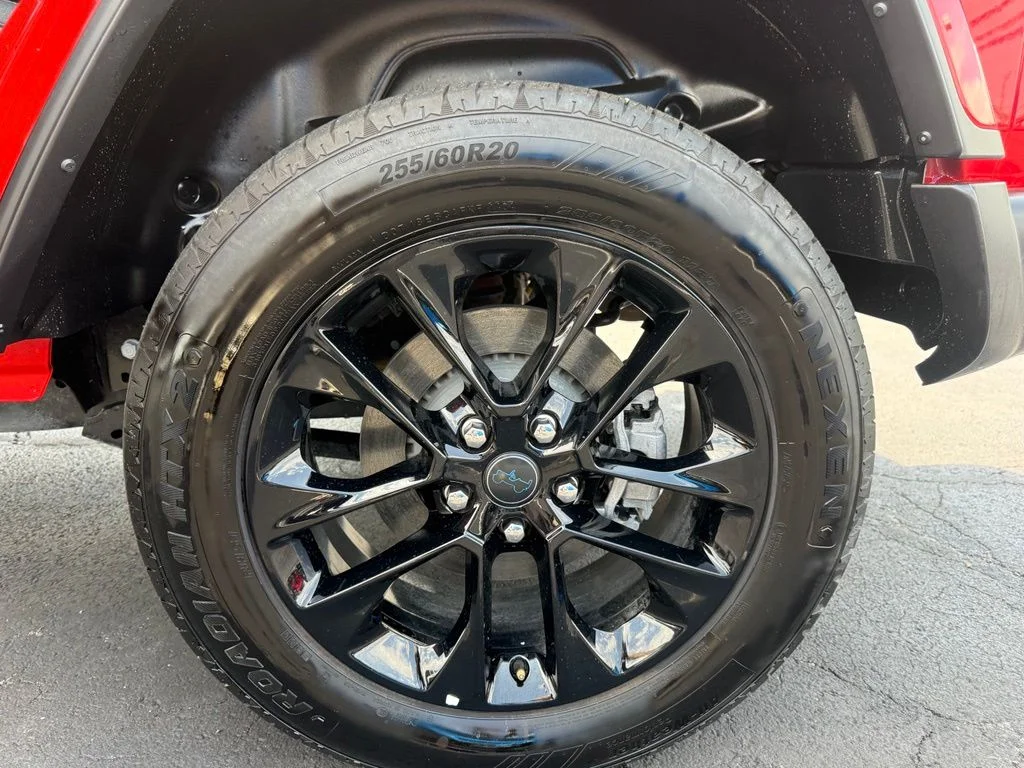 Used 2025 Red Jeep Sahara 4xe image 32