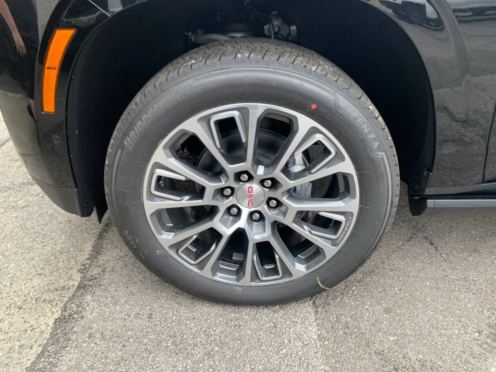 2026 GMC Yukon Denali - Photo 31