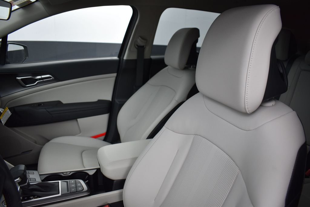 New 2026 Ebony Black Kia EX image 9