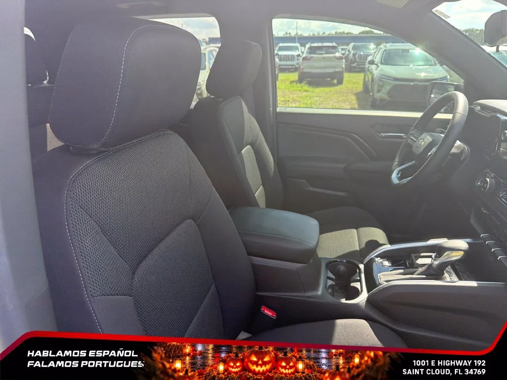 Used 2024 Summit White Chevrolet LT image 35