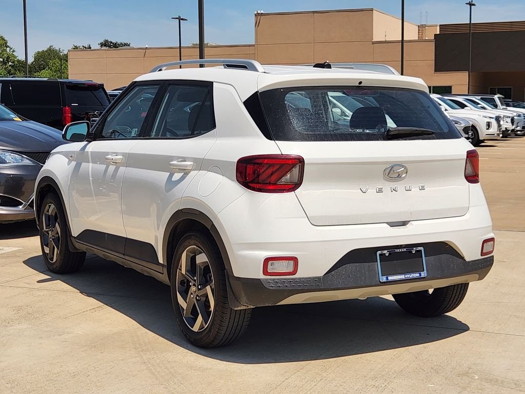 Used 2024 Lunar White Hyundai SEL image 7