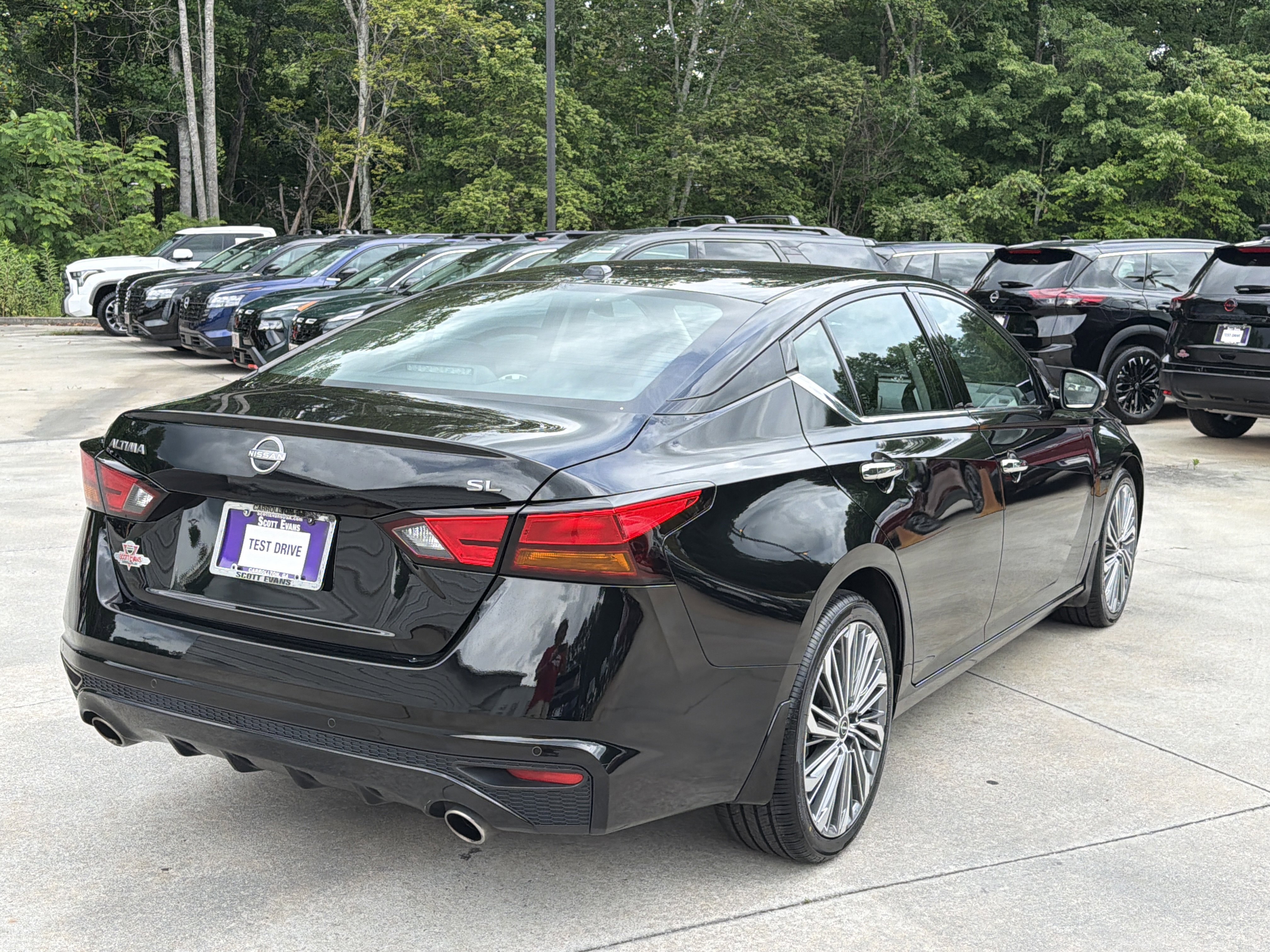 Used 2024 Super Black Nissan 2.5 SL image 8