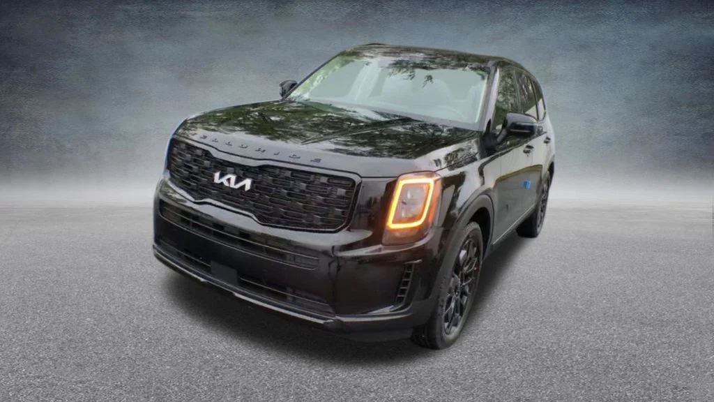 Used 2022 Black Kia EX image 6