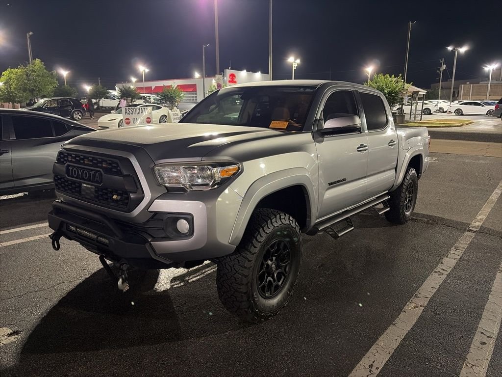 2020 Toyota Tacoma SR5 Double Cab 4WD V6 Auto Short Bed's photo
