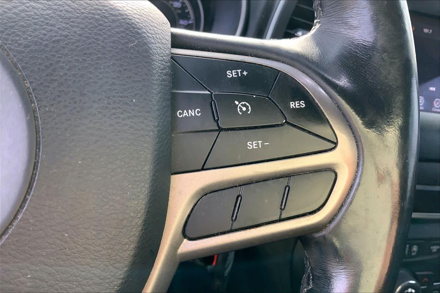 Used 2019 Bright White Clearcoat Jeep Latitude image 23