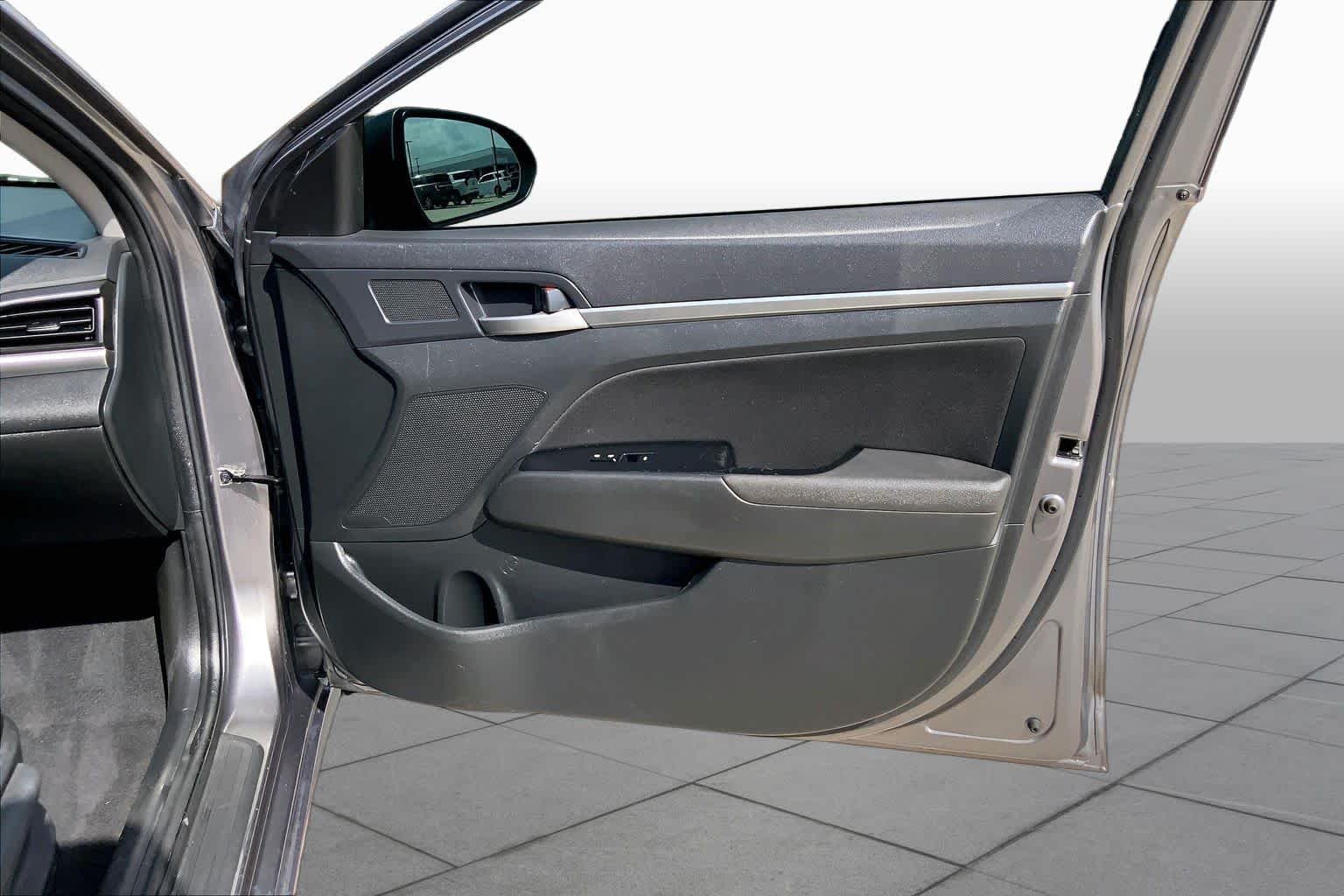 Used 2020 Machine Gray Hyundai Value Edition image 22
