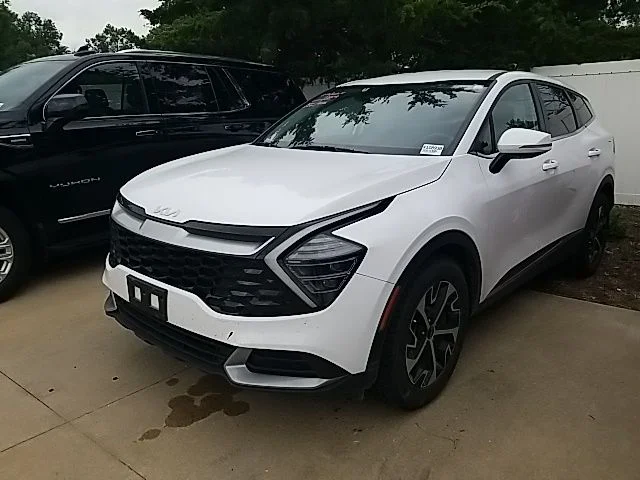 Used 2025 White Kia EX image 10