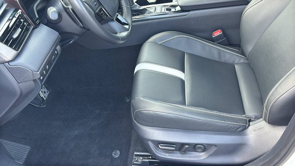 Used 2025 Ice Toyota SE image 25