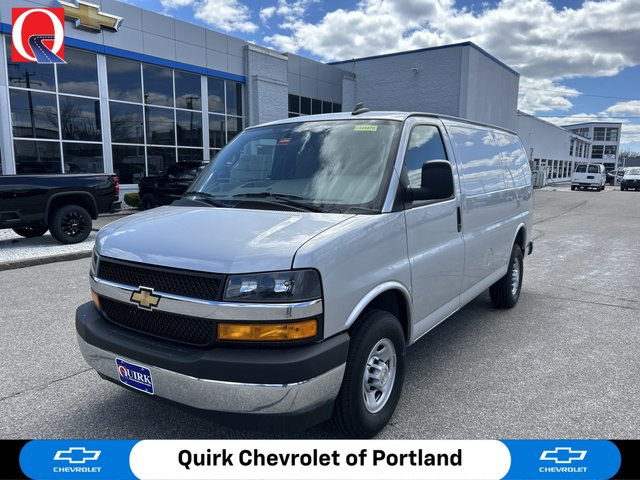 2025 Chevrolet Express Cargo WT