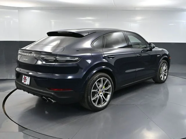Used 2022 Blue Porsche Base image 3