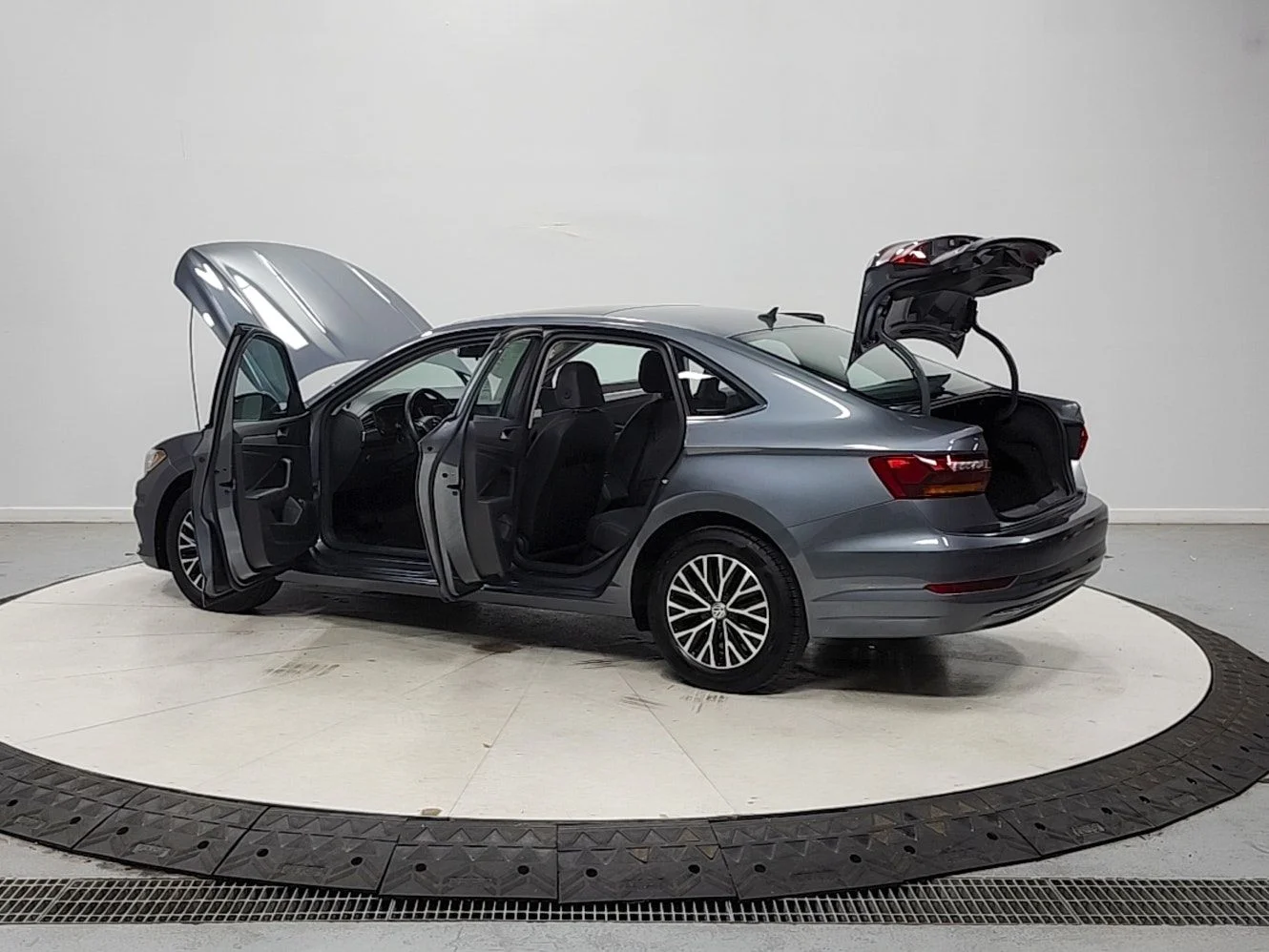 Used 2019 Gray Volkswagen 1.4T SE image 14