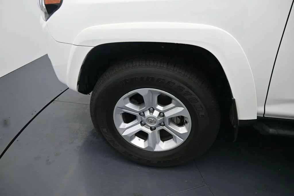 Used 2023 White Toyota SR5 image 15