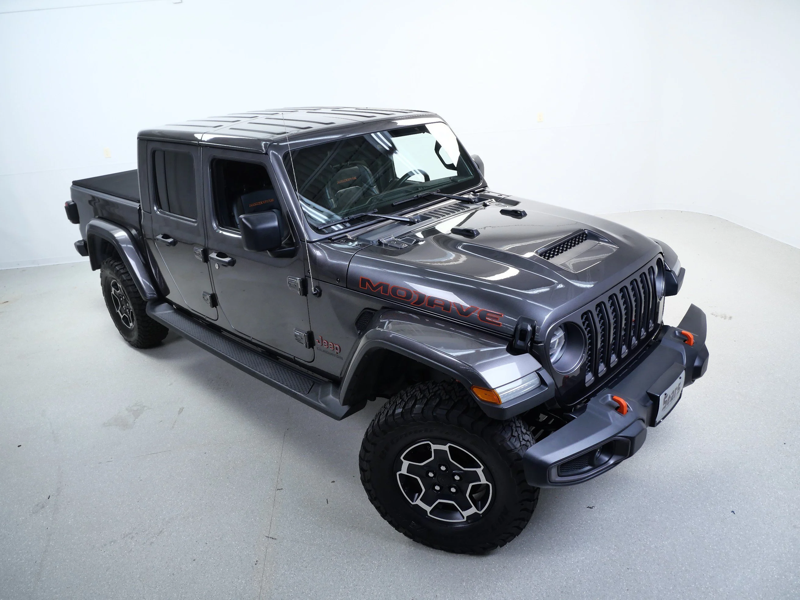 Used 2021 Granite Crystal Metallic Clearcoat Jeep Mojave 4x4 image 4