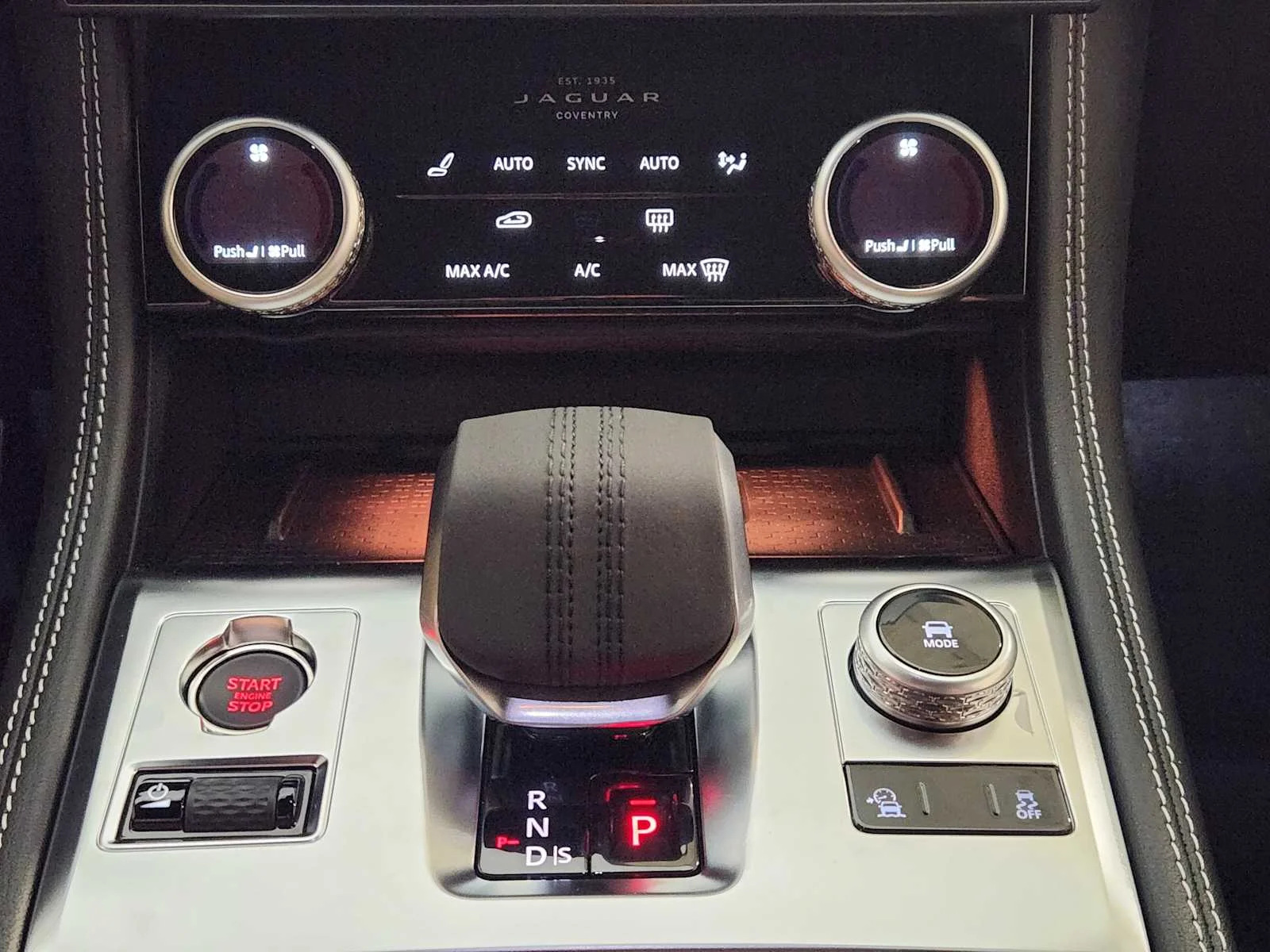 New 2026 Ostuni Pearl White Premium Metallic Jaguar R-Dynamic S image 29
