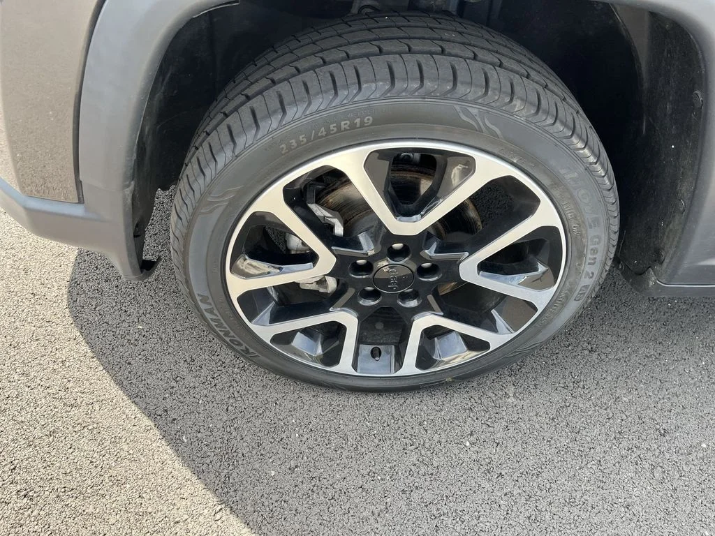 Used 2021 Gray Jeep Limited image 10