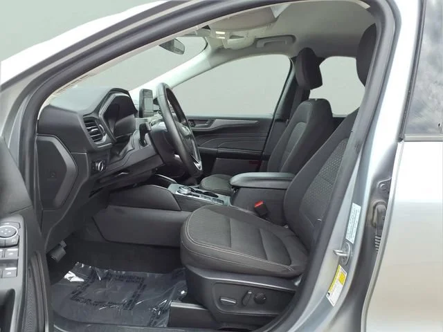 Used 2024  Ford Active image 16