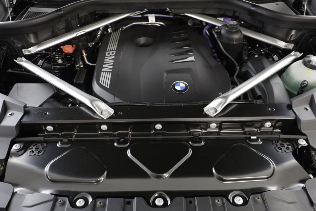 New 2026 Black Sapphire Metallic BMW xDrive40i image 24