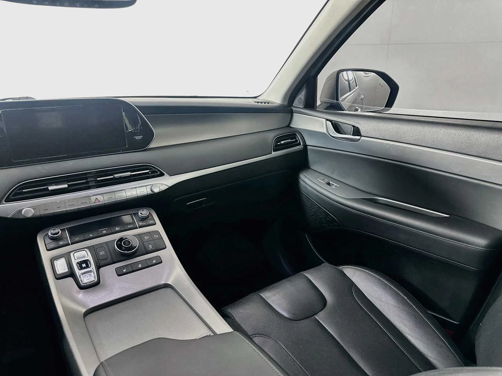 Used 2022 Typhoon Silver Hyundai SEL image 23