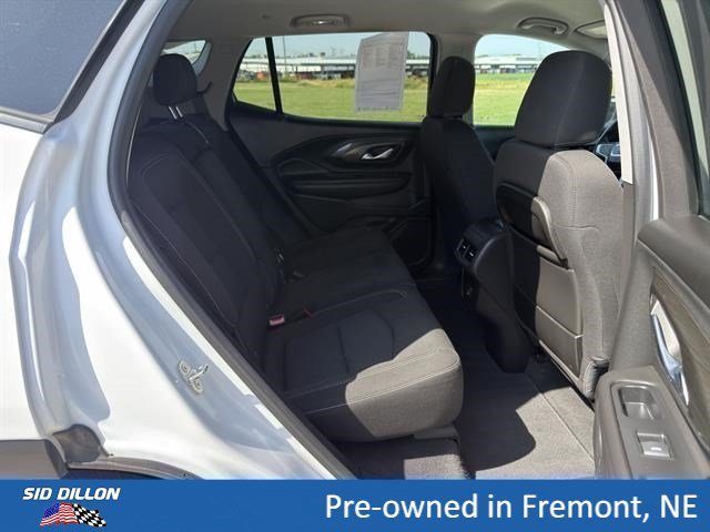 Used 2023 Summit White GMC SLE image 13