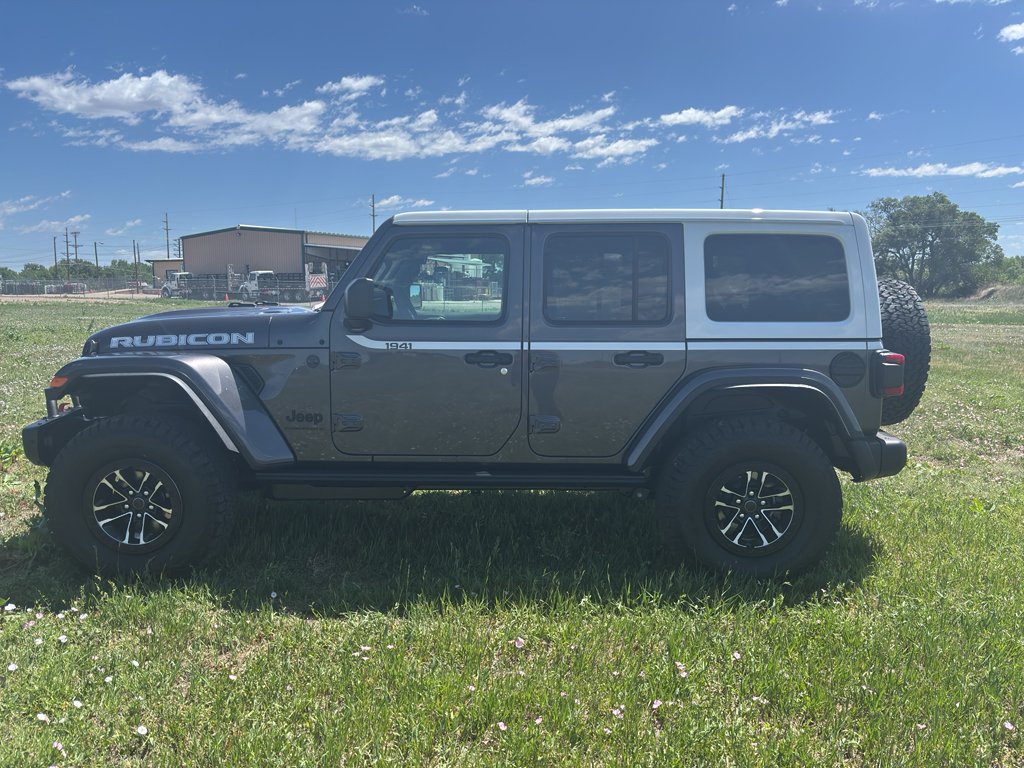 New 2026 Granite Crystal Metallic Clear-Coat Exterior Paint Jeep Rubicon X image 8