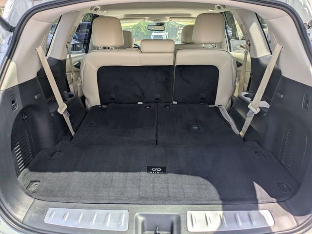 Used 2016 White INFINITI Base image 12