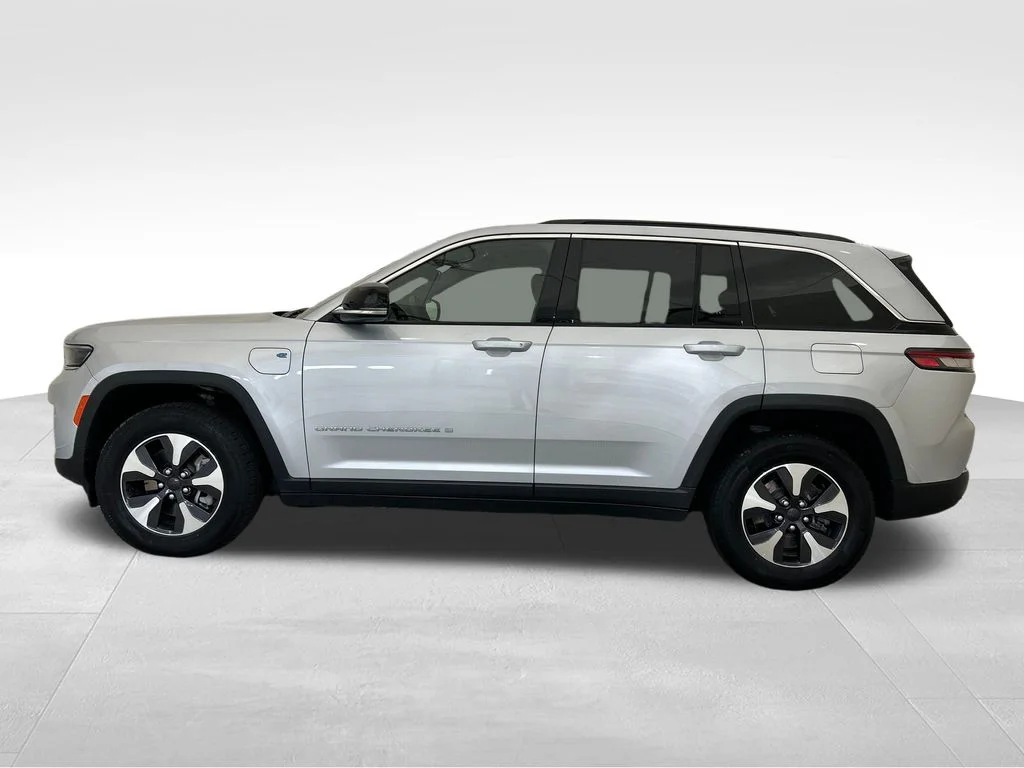 Used 2024 Silver Jeep 4xe image 2